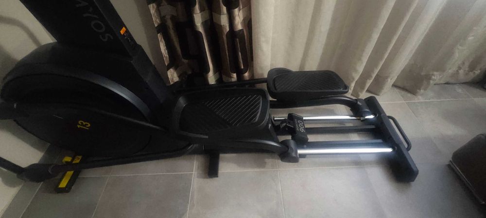 Elíptica Domyos 900 .muito pouco usada . negociável