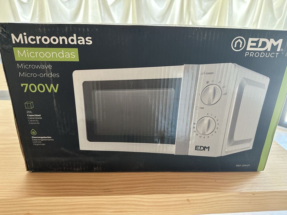 Micro-ondas EDM 20L 700W — Novo na Caixa