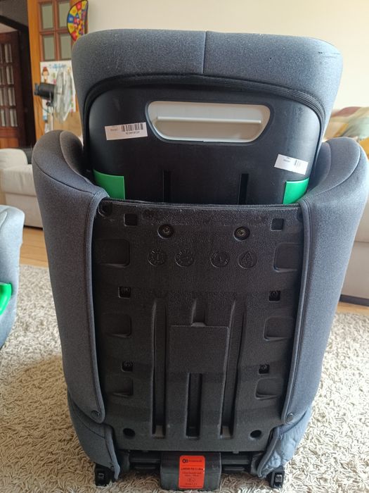 Vende cadeira de bebê para auto com isofix - pouco usada .