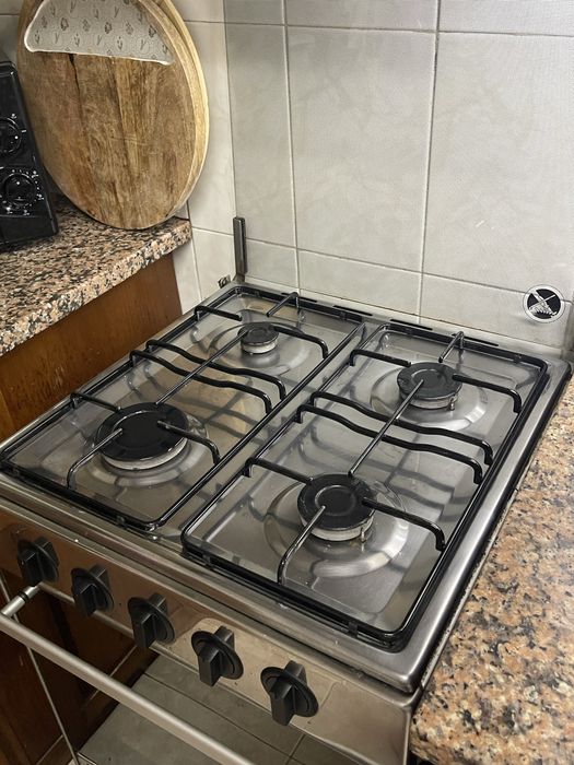 Fogão a gás em bom estado
