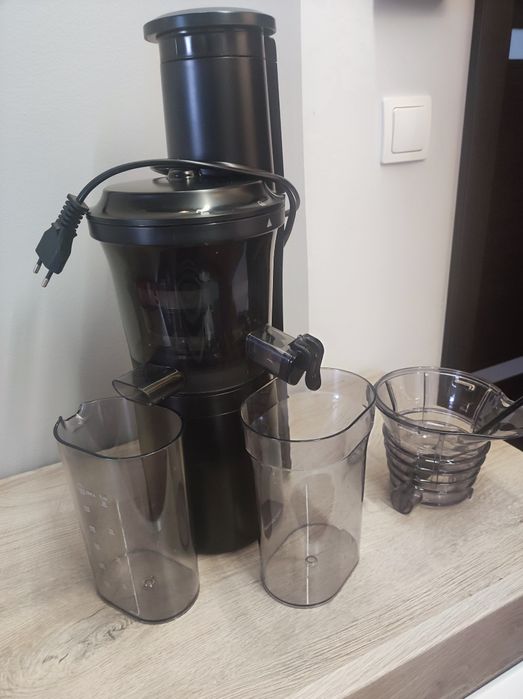 SILVERCREST  Wyciskarka wolnoobrotowa Big Mouth SSJBK 300 B3