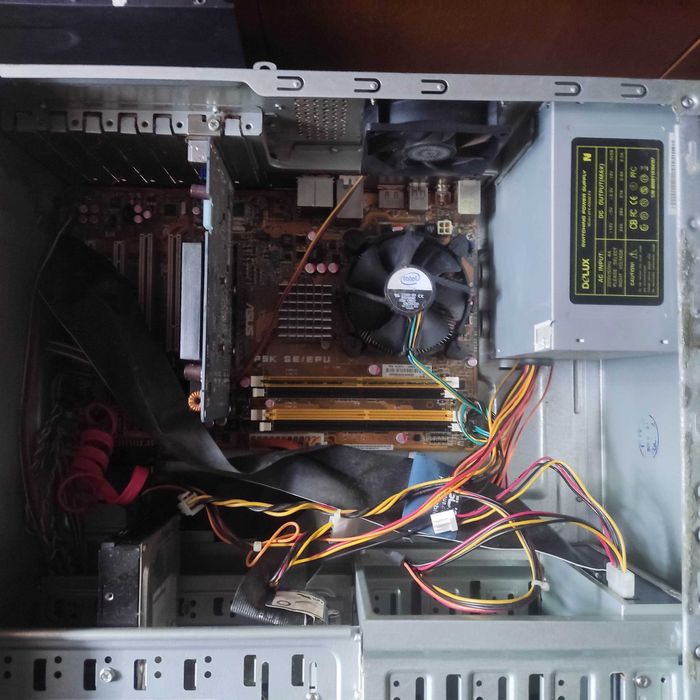 Комп'ютер з монітором intel e8400, озу 4gb,nvidia gt8500 512mb, hdd320