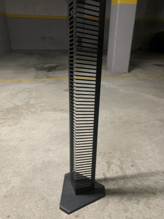 Expositor para 50 cds preto como novo