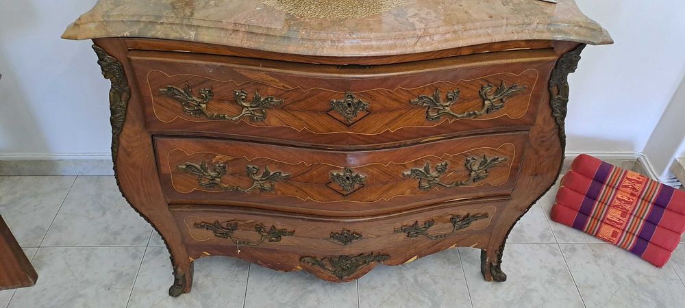 Cómodo estilo francês com pedra mármore