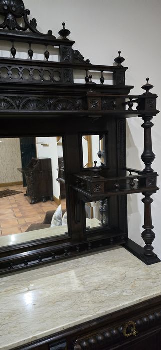 Lindíssimo móvel louceiro antigo.