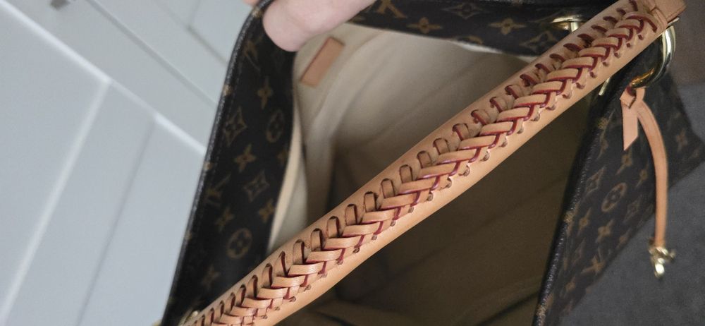 Louis Vuitton ARTSY bag