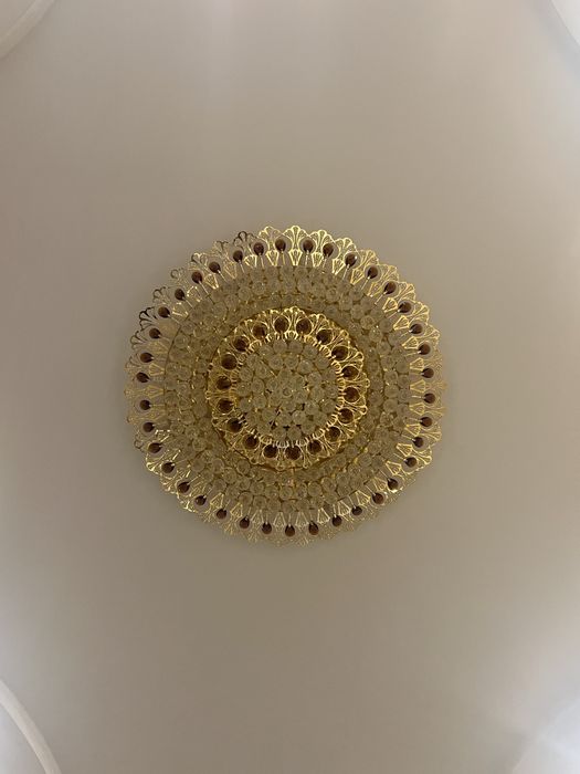 Кришталева люстра у класичному стилі