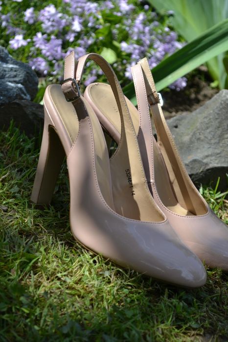 Туфлі,каблуки в пудровому кольрі