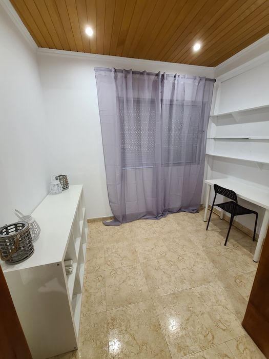 Alugo quarto em Casal de Cambra 500€ tudo incluido