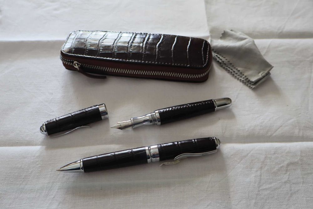 Conjunto de caneta de aparo e esferográfica  Cerruti 1881