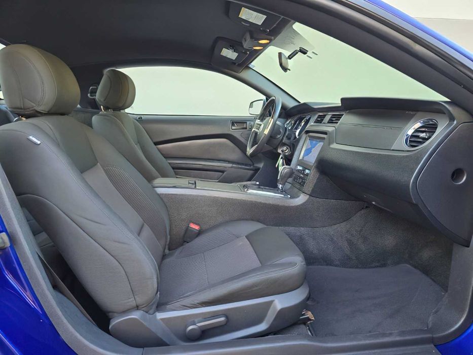 Ford Mustang V6      2014
