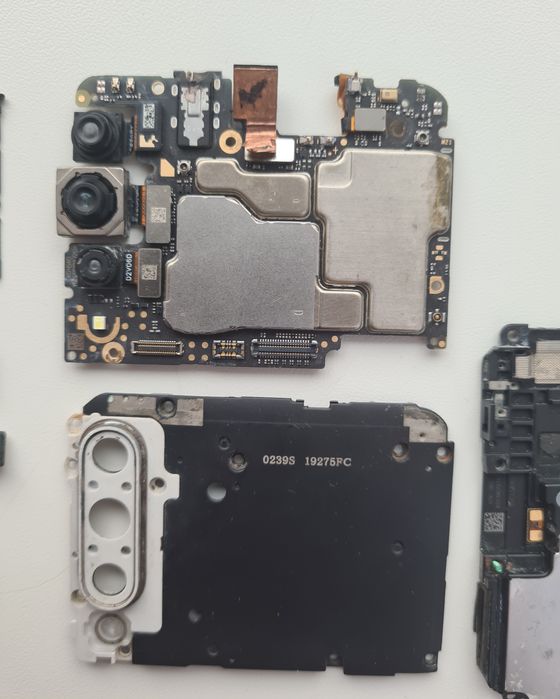 Телефон Xiaomi Mi A3 4/64Gb по запчастинах