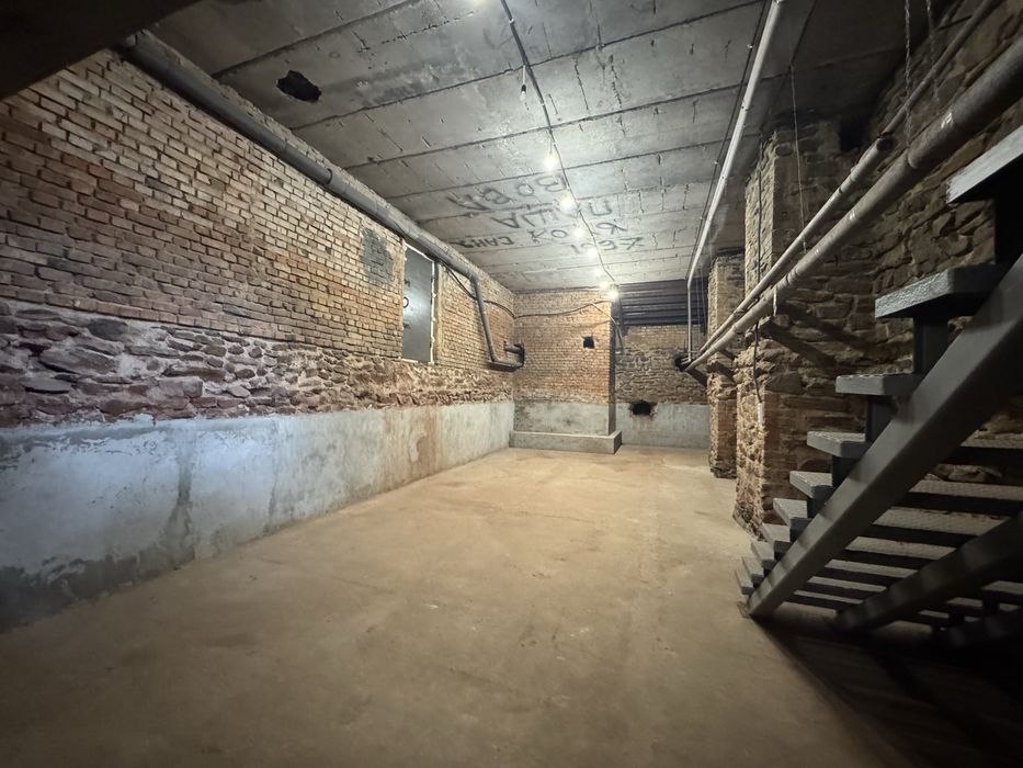 Аренда цокольного помещения, Проспект Почтовый, фасад, 224 м2