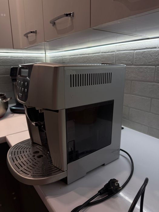 Кавоварка DeLonghi Magnifica Pronto Cappuccino