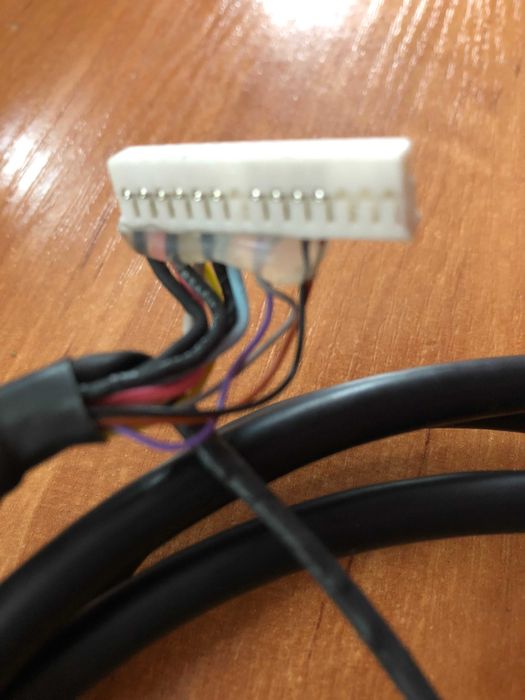 Kabel przewód łączący monitor z komputerem