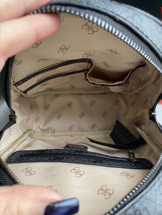 Plecak Guess wyprzedaż polecam elegancki