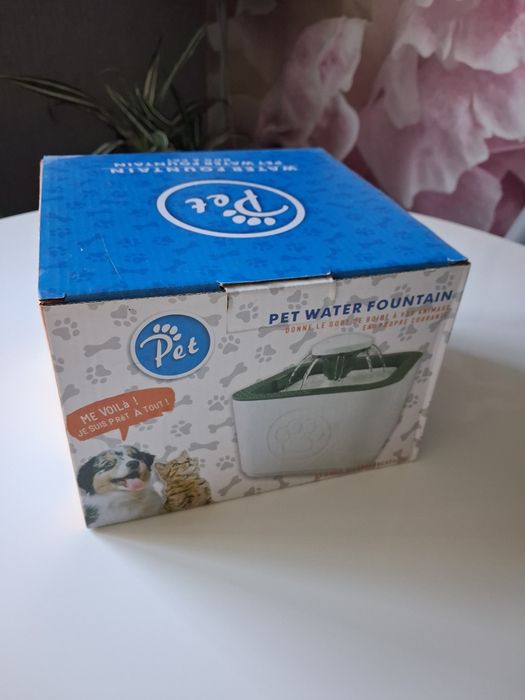 Поилка для кошек  и собак