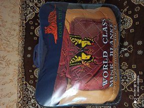 Покрывало на кровать с наволочками.