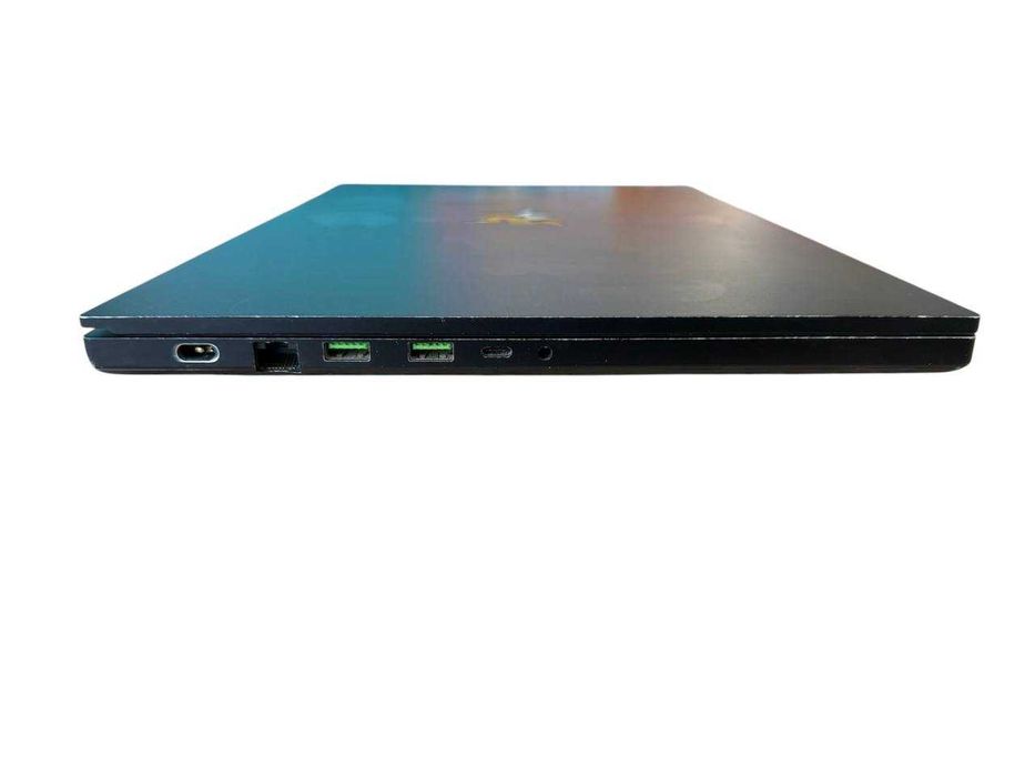 Ноутбук Razer Blade Pro 17 i7-9750H (6 ядер та 12 потоків) / RTX 2070 8gb / 16gb ddr4 / 512gb ssd / 17.3 IPS Full HD 1920x1080 144Hz