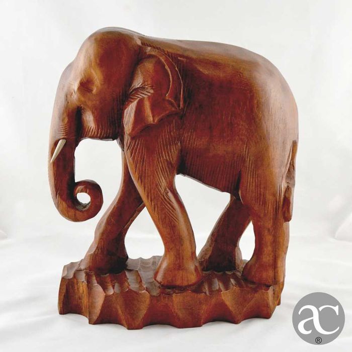 Vintage - Escultura de Elefante em madeira