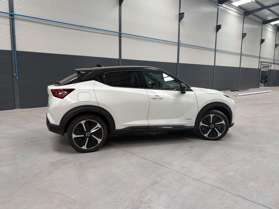 Nissan Juke 1.6 Hybrid N-Connecta Two Tone