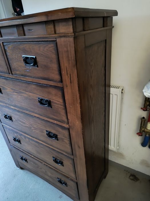 Komoda z drzewa egzotycznego