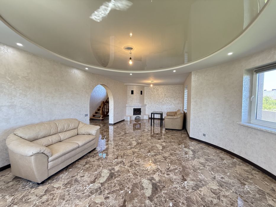 Продається будинок  з  новим Ремонтом