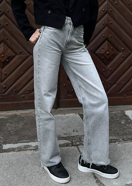 Сірі прямі джинси (за 2 пари доставка у подарунок)