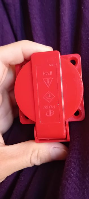 Vendo ou troco tomada electrica