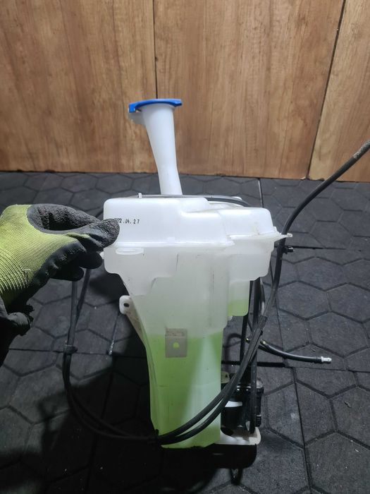 Kia Rio IV 1.2 lift HB zbiornik płynu spryskiwaczy pompka przewody