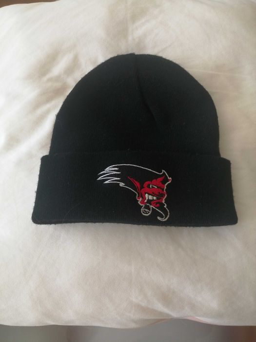 gorro preto em bom estado