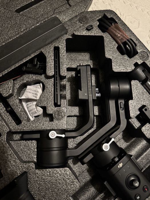 DJI Ronin S Estabilizador Guimbal para Cameras DSLR ou Mirror
