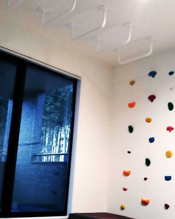 Drążek do podciągania biały Sufitowy gimnastyczny