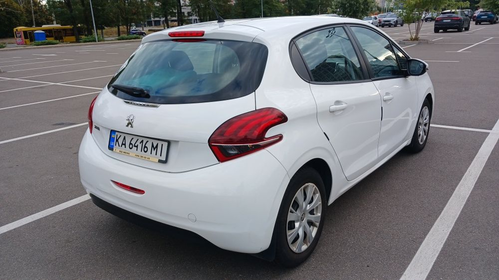 Пежо 208 Peugeot