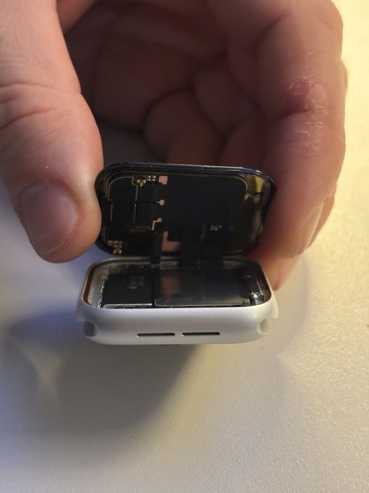 Apple Watch serii 6 40mm uszkodzona bateria