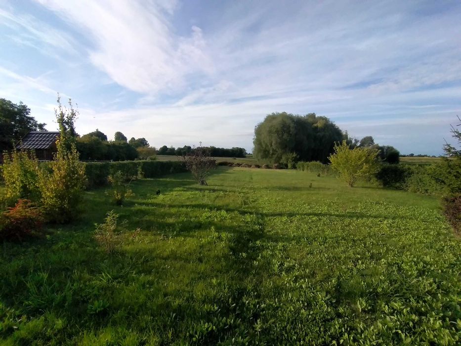 Duża działka z rozpoczętą budową domu w Jaksicach