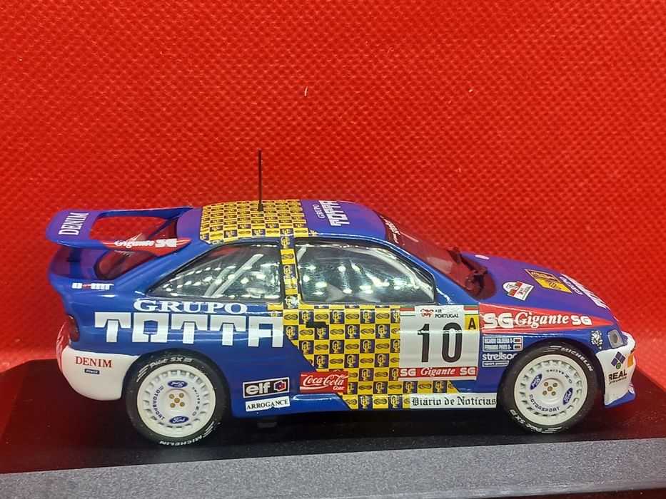 Miniatura  1/43 Ford Escort RS Cosworth F. Peres Rally de Portugal  1995 Novo