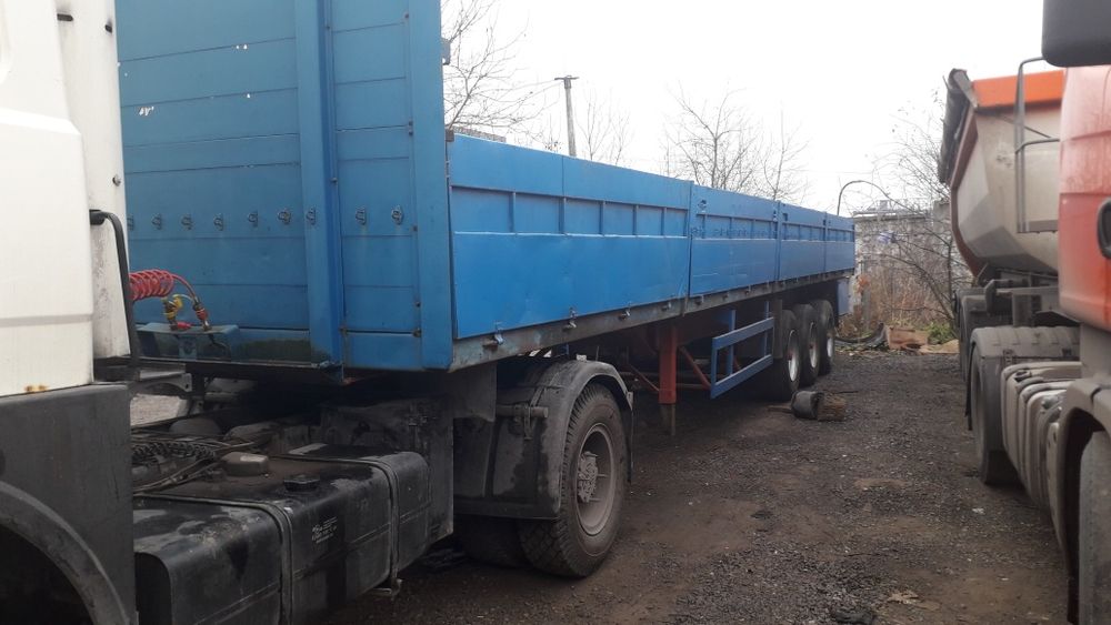 Напівпричіп трохвісний