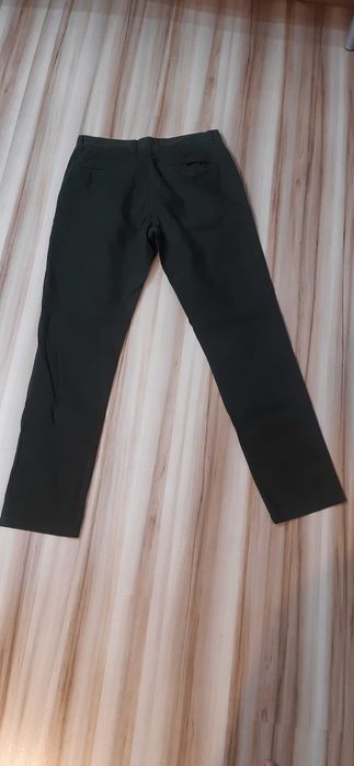 [21] Spodnie materiałowe marki H&M rozmiarze 32.