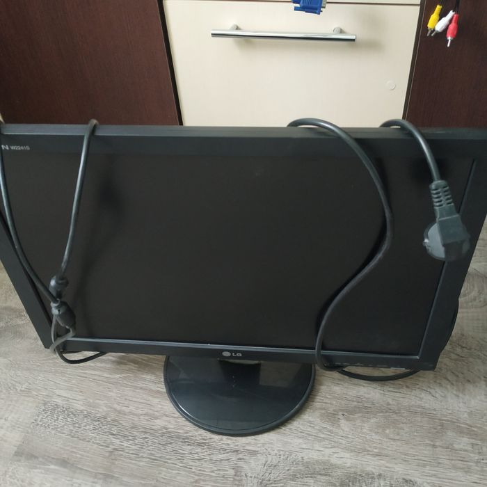 Монитор Flatron W224S lg 22 диагональ