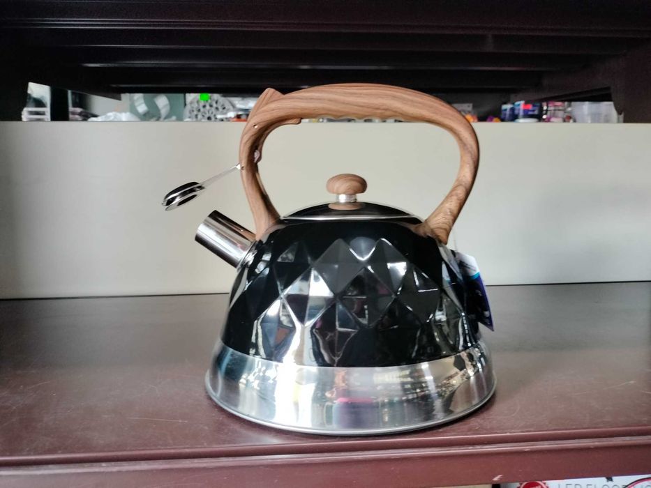 czajnik czarny diament solidny z drewniana rączka automatyczny gwizdek
