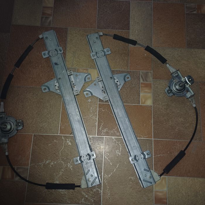 Стеклоподьемники задние