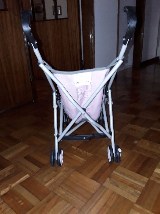 Carrinho de bonecas