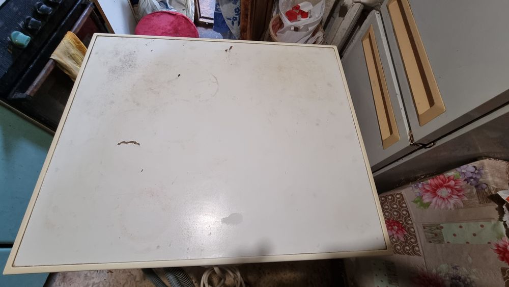 Пральна машинка Whirlpool працює