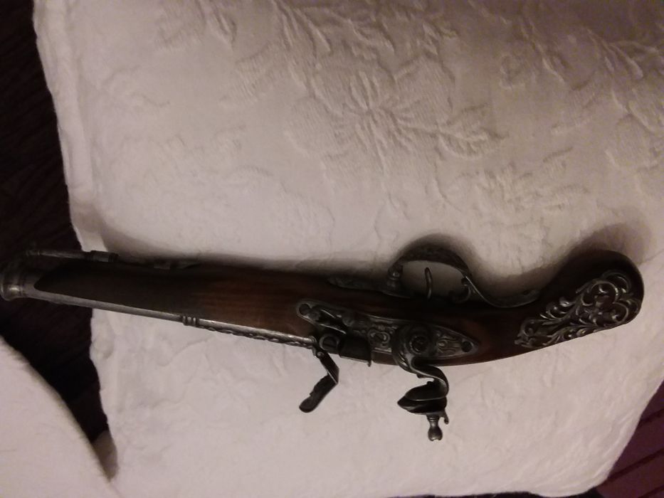 Arma decorativa nova