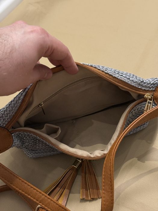 Srebrna torebka na  ramię