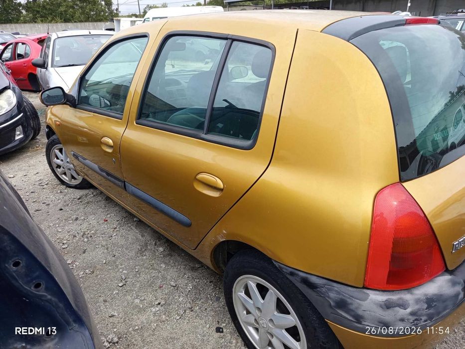 Para peças Renault Clio II 1.2 Ano 2000