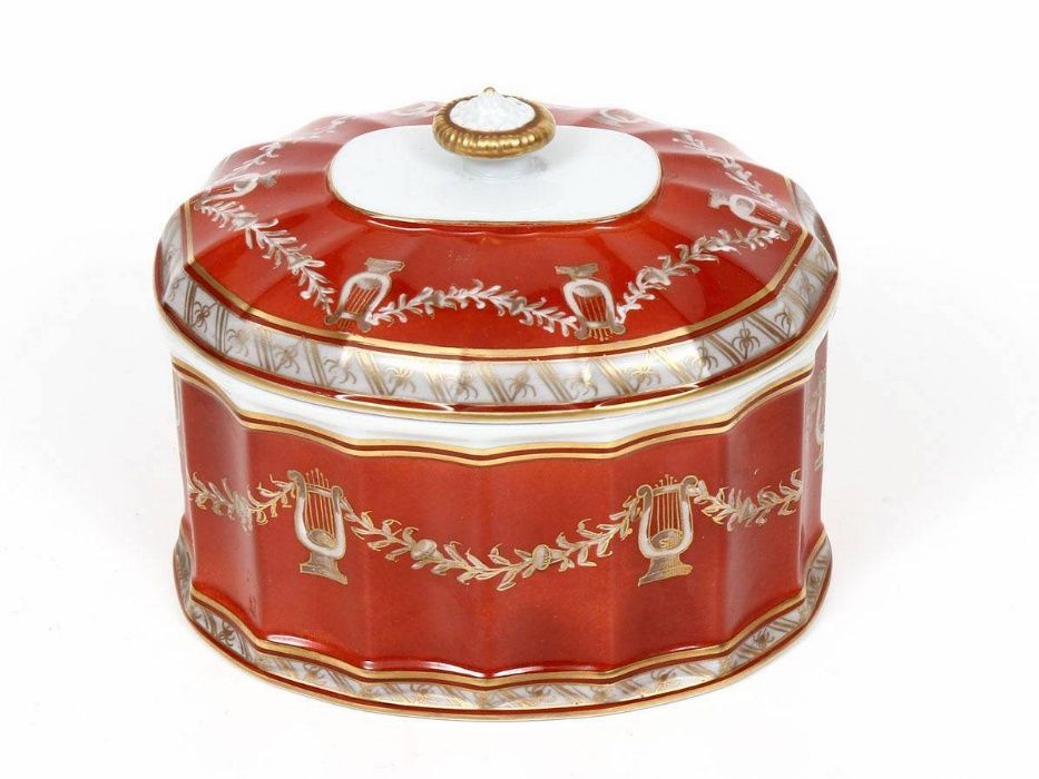 Serviço de chá, em porcelana da Vista Alegre