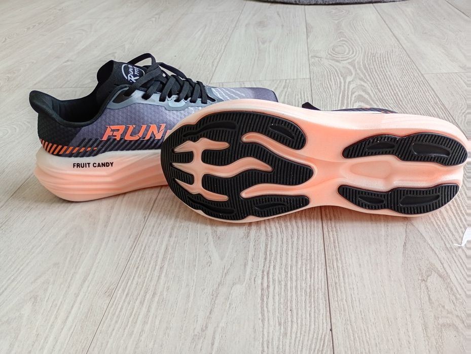 Nowe buty do biegania r.45