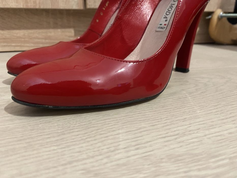 Жіночі туфлі на підборах Bravo Moda Italy. Розмір 37.